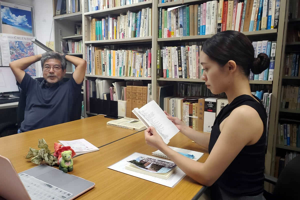 沖縄の歴史や文化そして現在の社会を、沖縄大学社会学教授である宮城能彦氏より学ばせていただきました。